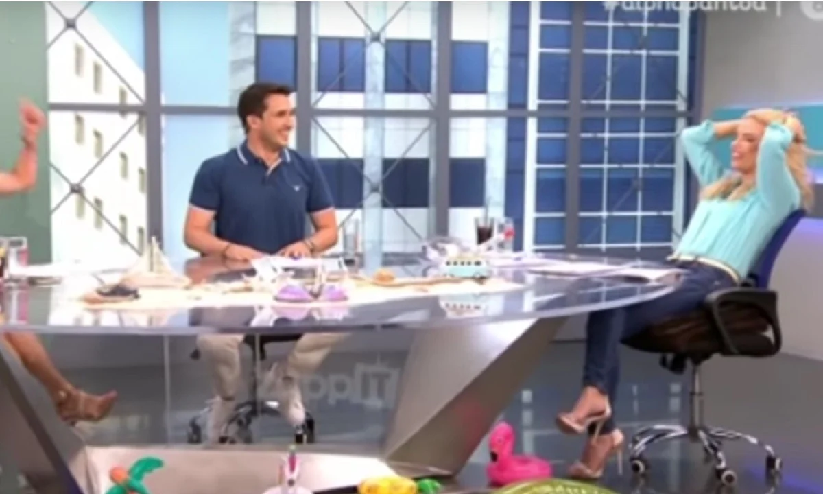 Επική γκάφα στον αέρα: Μπέρδεψε τις γιορτές η Βίκυ Χαντζή! (vid)