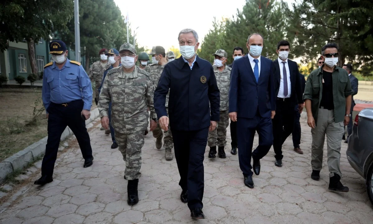 Τουρκία: «Στα ελληνοτουρκικά σύνορα ο Ακάρ - Επιθεώρησε τα στρατεύματα» (pic)
