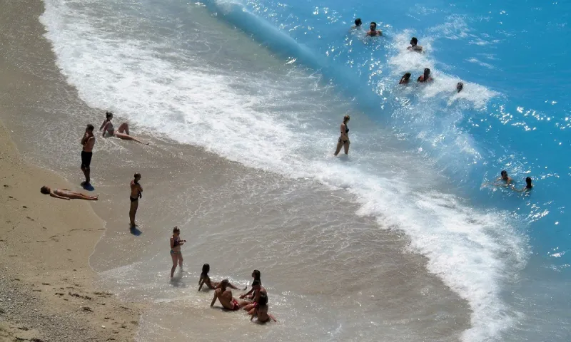 Ένας στους δύο Έλληνες δεν μπορεί μπορεί να κάνει ούτε μια εβδομάδα διακοπές!