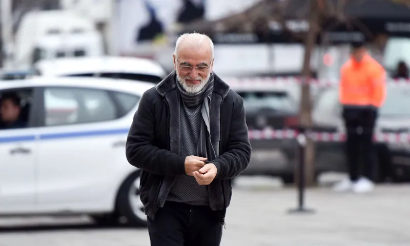 Σαββίδης: Κλείνει και το Έθνος της Κυριακής;