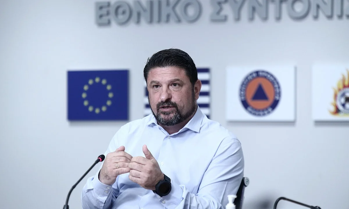 Υποχρεωτική η μάσκα σε όλους τους κλειστούς χώρους! Όλα τα μέτρα που ανακοίνωσε ο Χαρδαλιάς