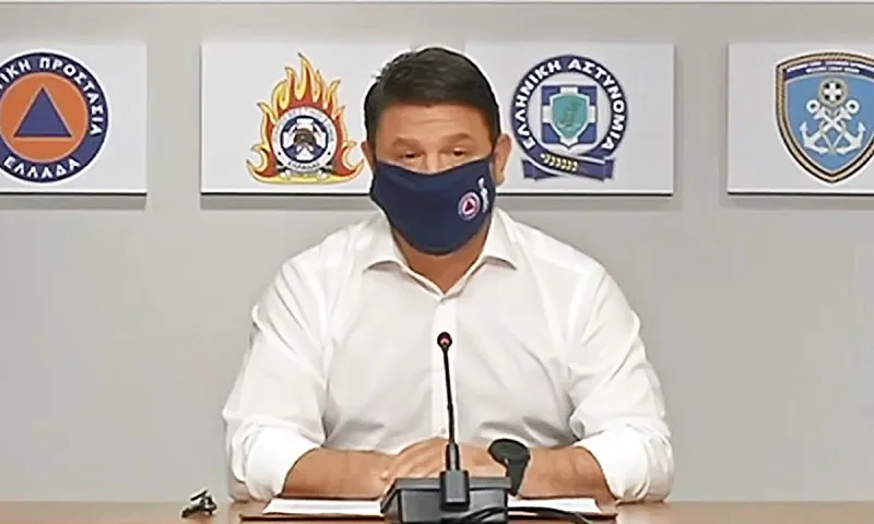Κορονοϊός: Με μάσκα εμφανίστηκε ο Χαρδαλιάς στην έκτακτη ενημέρωση (vid)