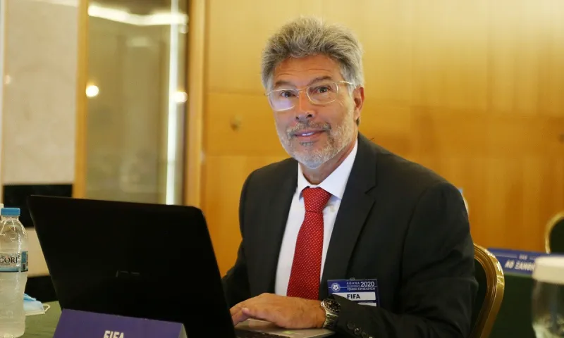 Περέιρα: «Στην Ελλάδα οι διαιτητές είναι ήρωες»