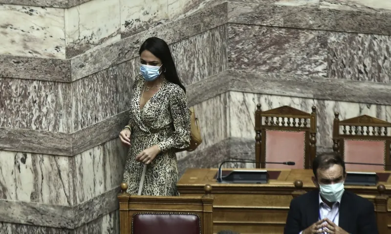Κορονοϊός: Σε ΦΕΚ η υποχρεωτική χρήση μάσκας – Ποιες είναι οι εξαιρέσεις και τα πρόστιμα