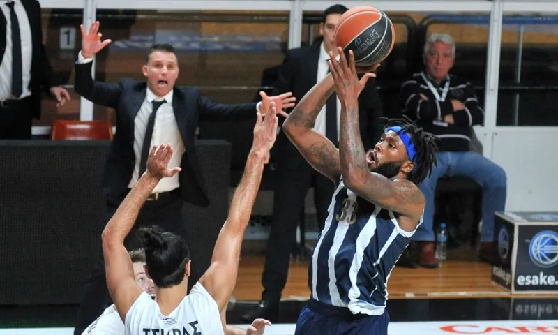 Εκλεισε Κένι Χολ ο Χαρίλαος Τρικούπης