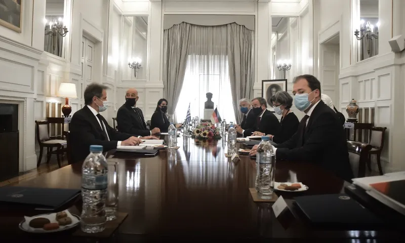 Μητσοτάκης: «Δεν μπορούμε να πάμε σ' ένα δεύτερο καθολικό lockdown» (vid)