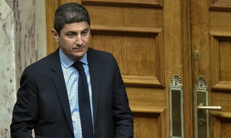 Ανασχηματισμός: Συνεχίζει ο Λευτέρης Αυγενάκης