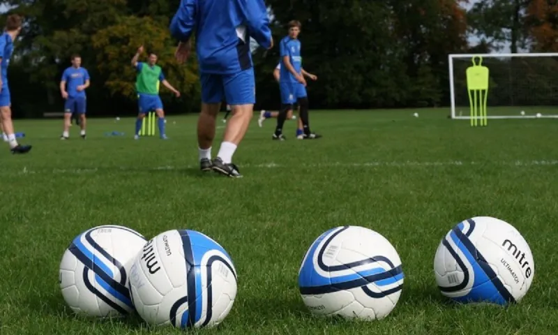 Super League 2 / Football League: Transfer rumours