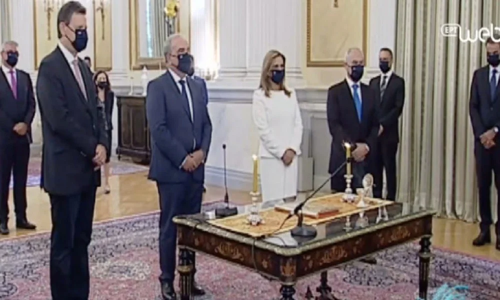 Ορκίστηκαν τα νέα μέλη της κυβέρνησης
