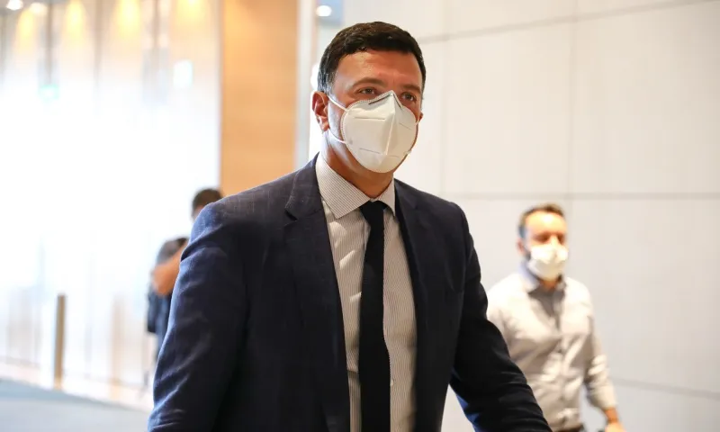Κικίλιας: «Και οι νέοι κινδυνεύουν από τον κορονοϊό» (vid)