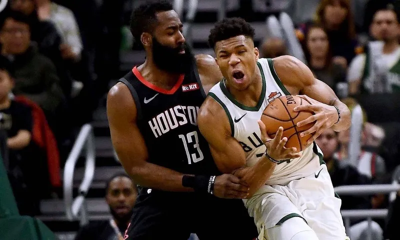 NBA: «Ο Γιάννης και ο Χάρντεν δεν μιλάνε»