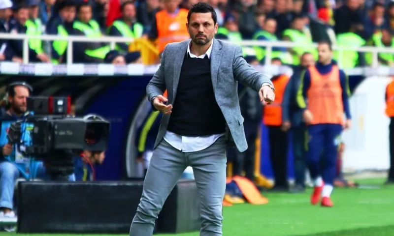 Ερόλ Μπουλούτ: Αγοράζει από τη Super League;