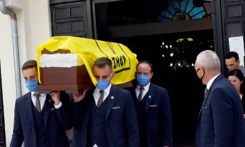Γιάννης Ψηφίδης: Κηδεύτηκε με τη σημαία του αγαπημένου του Άρη (pics)