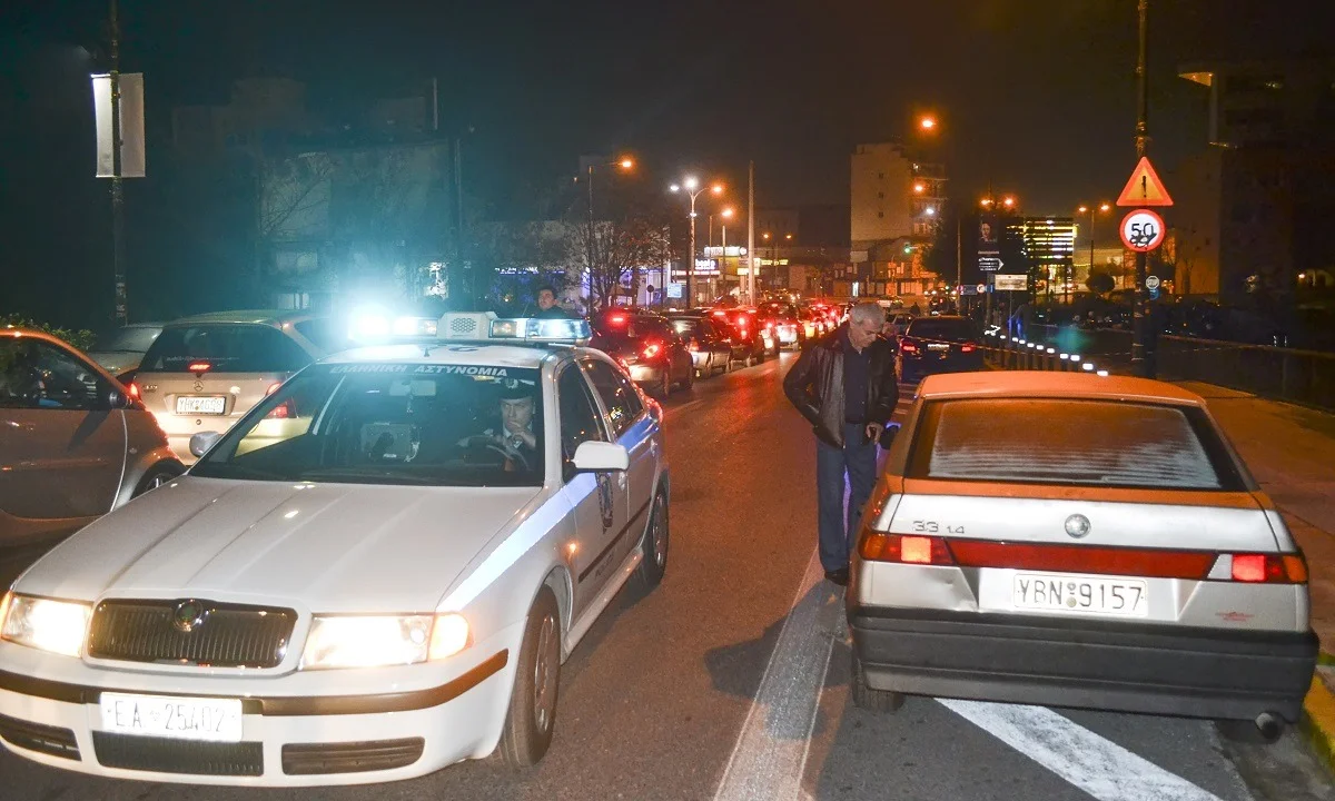 Καταδίωξη από τη Δάφνη μέχρι το Μενίδι! – Τρεις αστυνομικοί τραυματίες