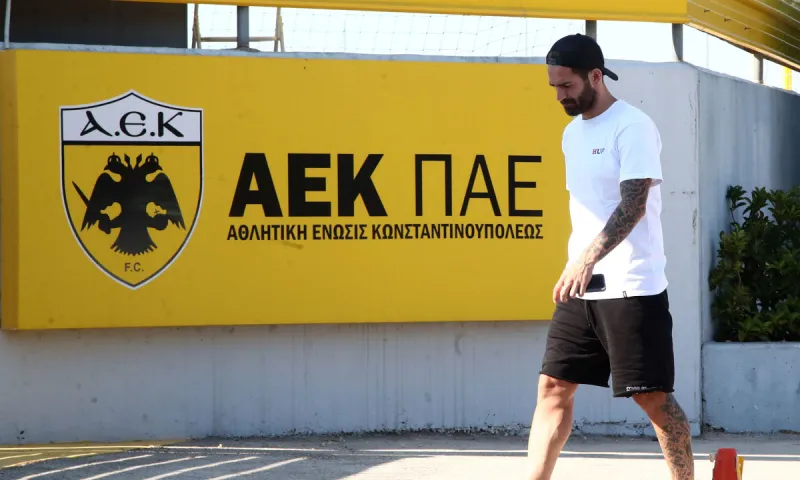 Λιβάια: «Είναι καλύτερο να μείνω στην ΑΕΚ»