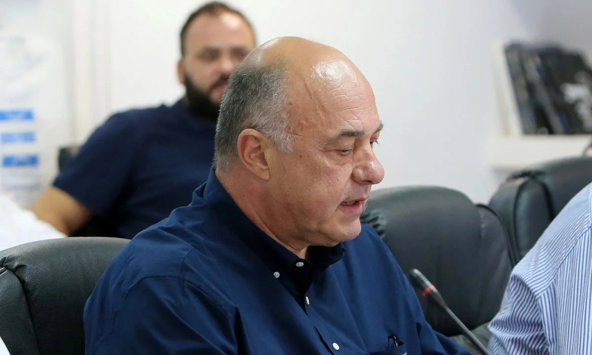 Μπέος κατά Κούγια και Nova: «Παραληρηματικό ύφος - Αρρωστημένες νοοτροπίες»