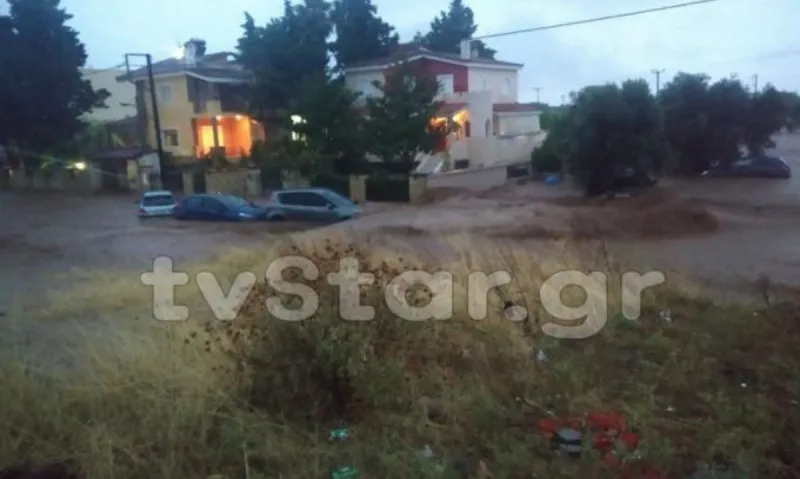 Εύβοια-Σοκαριστικές μαρτυρίες: «Πνίγεται κόσμος, δύο φορές Μάνδρα ζούμε»