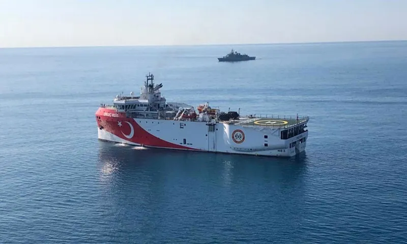 Oruc Reis: Άγρια νύχτα στο Αιγαίο (pics)