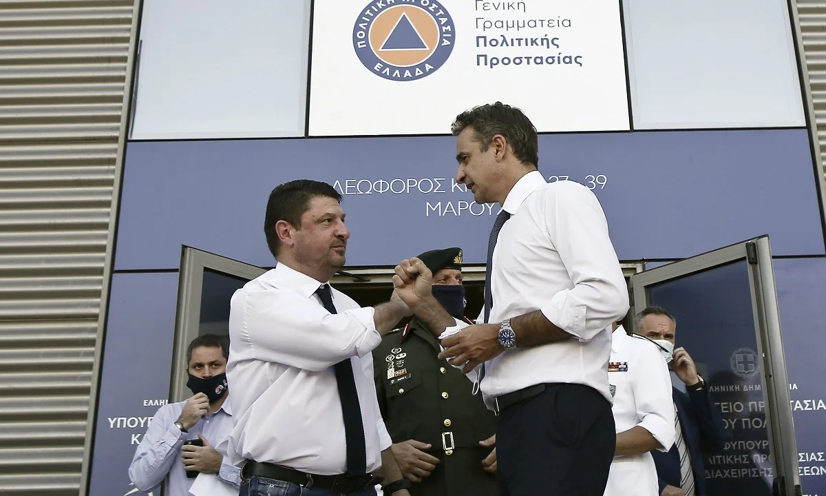 «Ο Νίκος Χαρδαλιάς χρειάστηκε το αδιάβροχο του Πρωθυπουργού»