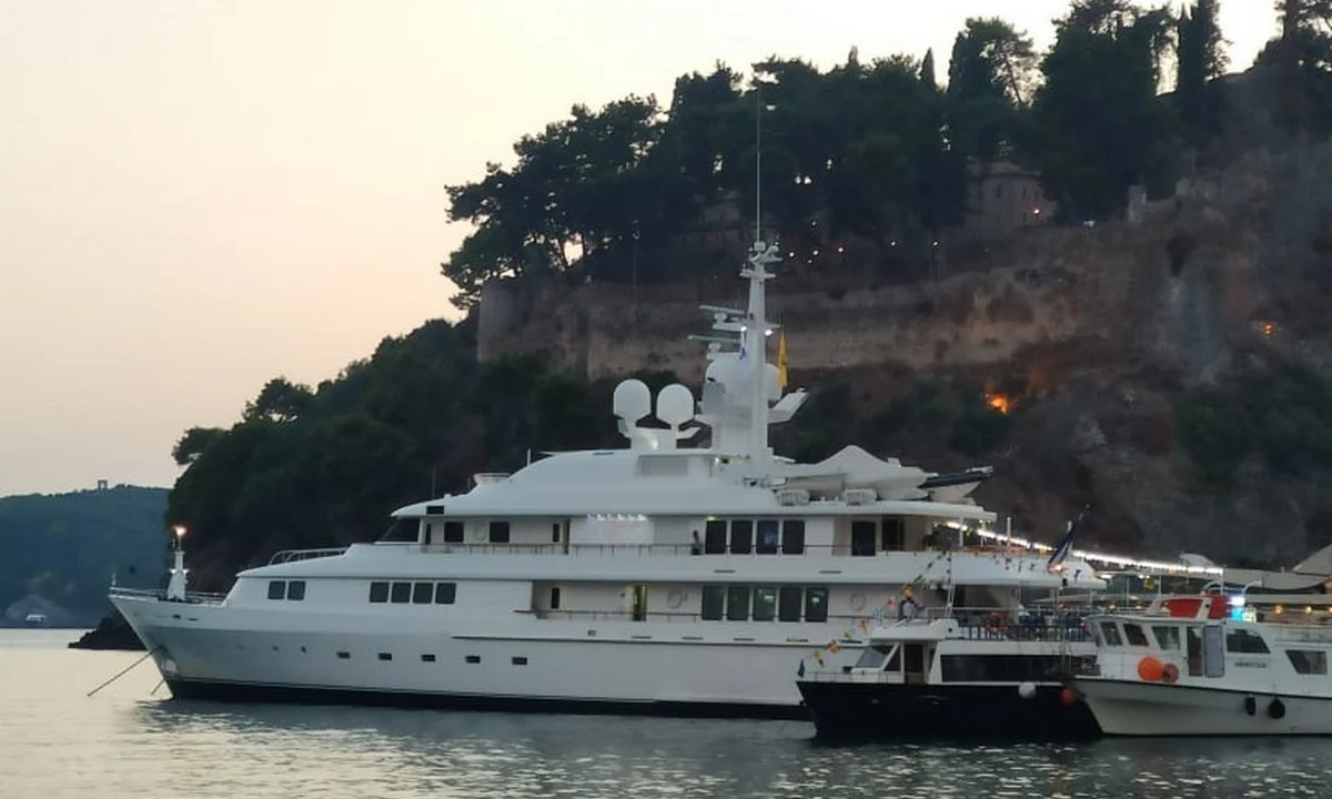 Στο Ιόνιο ο Δημήτρης Μελισσανίδης με το υπερπολυτελές γιοτ του - Αποκλειστικές photos