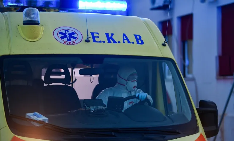 Τραγωδία στην Κακαβιά: Ασθενοφόρο παρέσυρε 10χρονο παιδί