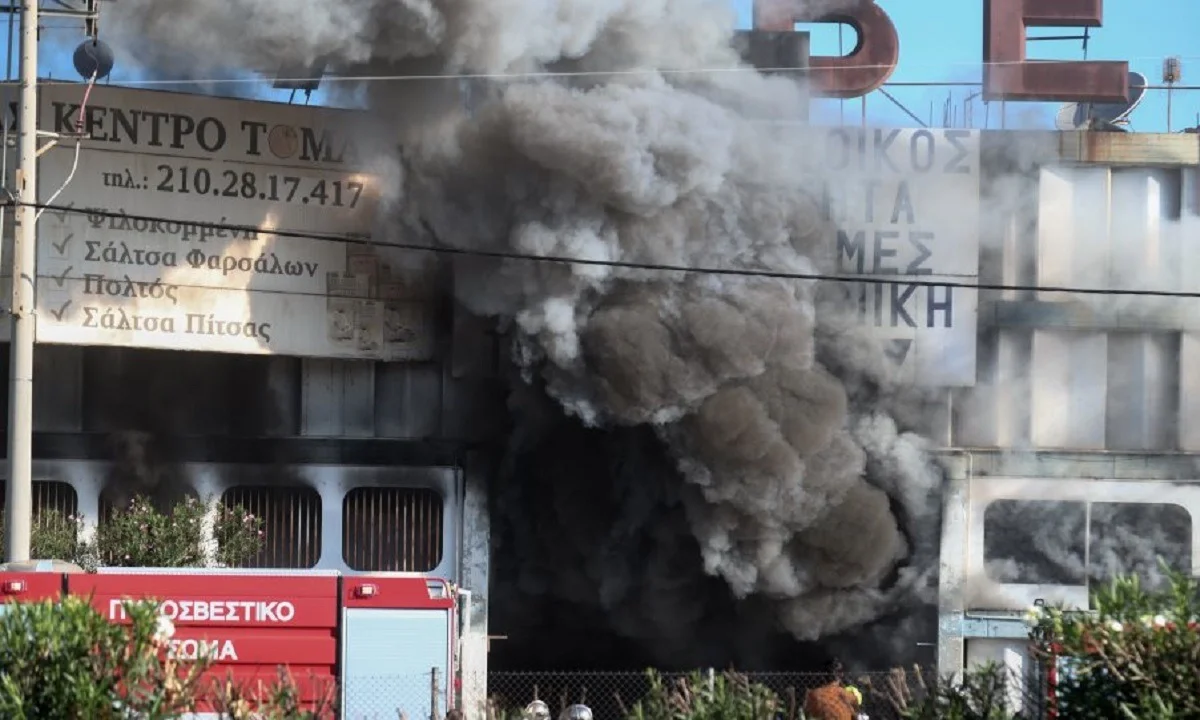 Φωτιά στη Μεταμόρφωση: Ποιοι δρόμοι παραμένουν κλειστοί