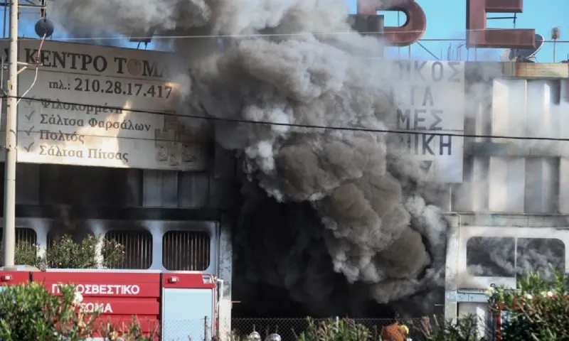 Φωτιά στη Μεταμόρφωση: Ποιοι δρόμοι παραμένουν κλειστοί