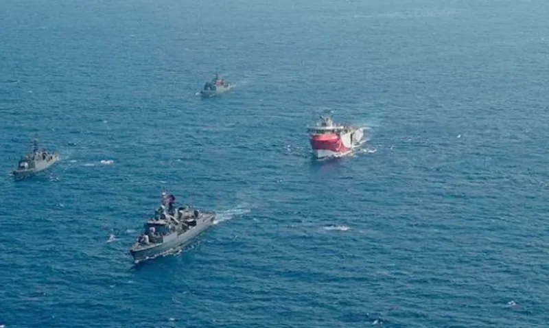«Έβαλε νερά και γέρνει»: Η φωτό που δείχνει γιατί το Kemal Reis την... έκανε μετά τη σύγκρουση (pic)