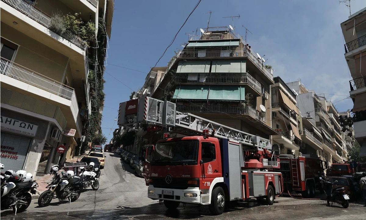 Τραγωδία στην Κυψέλη: Ένας νεκρός, φόβοι και για δεύτερο (vid)