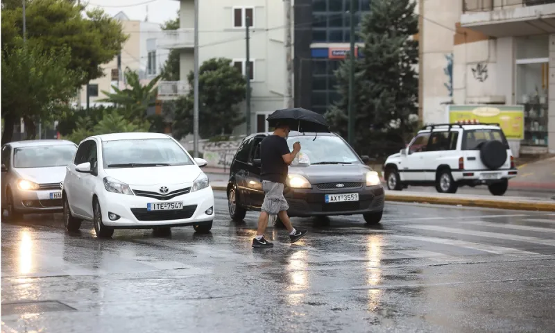 Καιρός 19/8: Έρχονται βροχές, ετοιμάστε ομπρέλες! (vids)