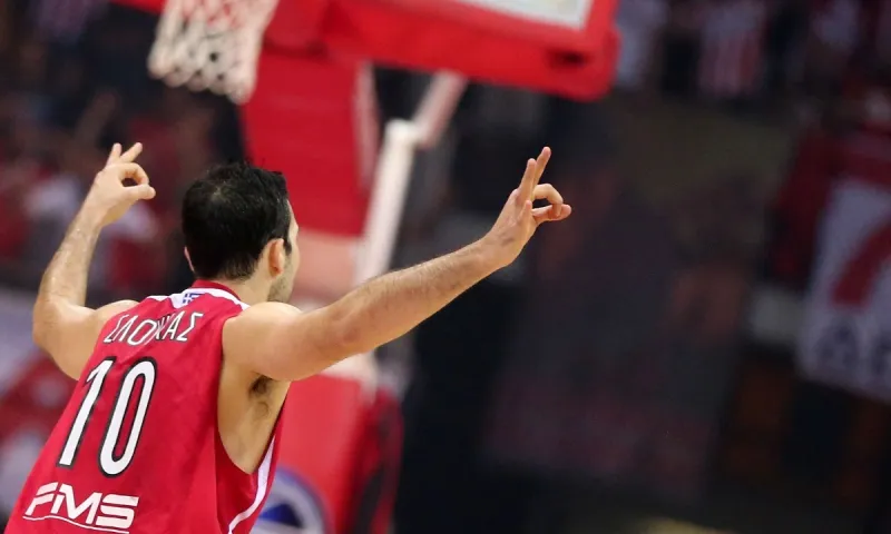 Ολυμπιακός: Με το νούμερο 11 ο Σλούκας (pics)