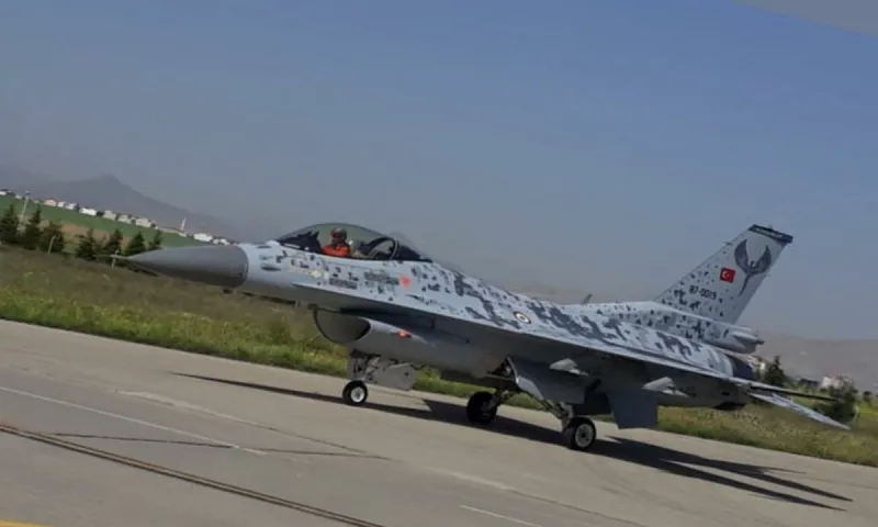 Oruc Reis:  Τουρκικό F 16 πήγε να μείνει από καύσιμα στο Αιγαίο