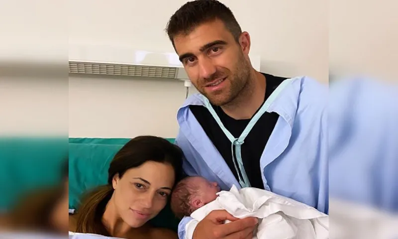 Παπασταθόπουλος: «Congrats Malakas» εύχονται οι συμπαίκτες του στην Άρσεναλ για την κόρη του