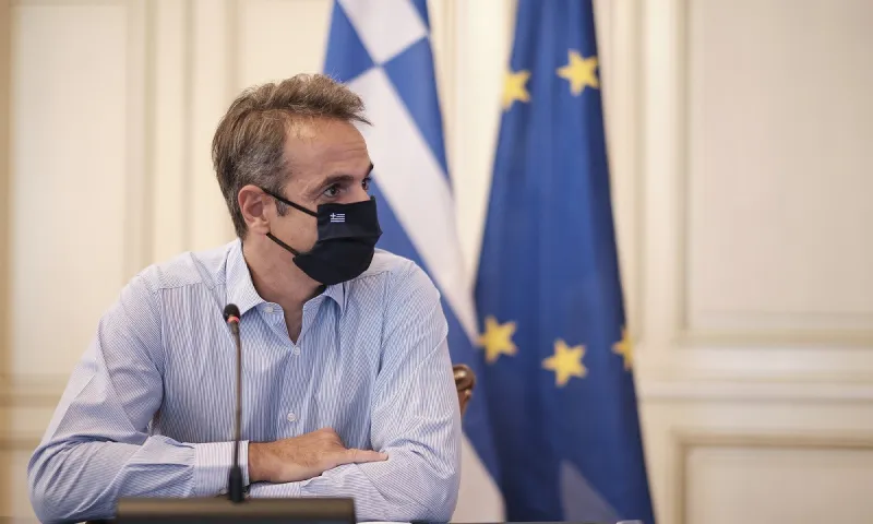 Μητσοτάκης: Ανακοινώνει νέο πακέτο στήριξης – Μείωση φόρων και εισφορών (vids)