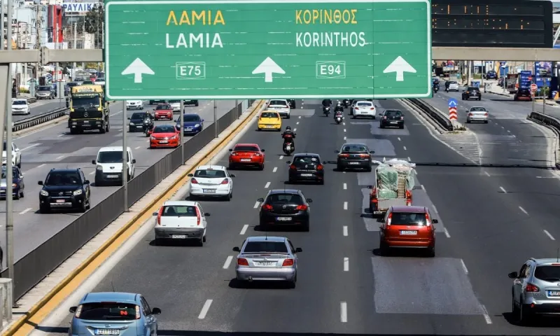 Καθυστερήσεις στην Αθηνών-Κορίνθου – Επιστρέφουν οι αδειούχοι του Αυγούστου