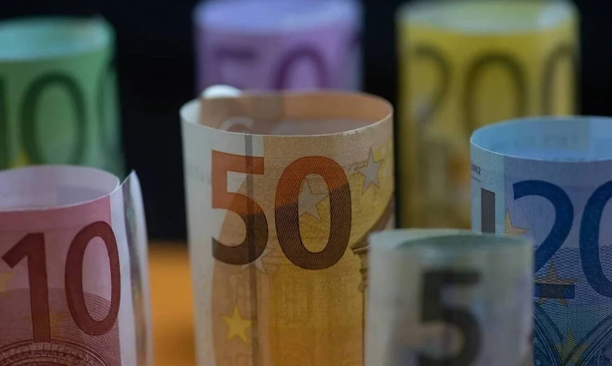 Επίδομα 534 ευρώ: Νέες πληρωμές την Παρασκευή 28/8 - Ποιοι το δικαιούνται (vid)