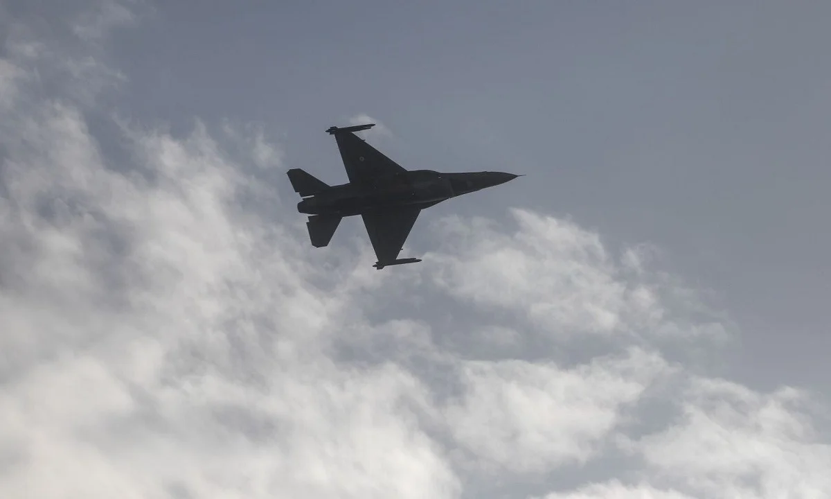 Ελληνικά F 16: Έφαγαν... ξύλο τα τουρκικά F 16 που πήγαν να αναχαιτίσουν τα ελληνικά που γύρναγαν από την Κύπρο