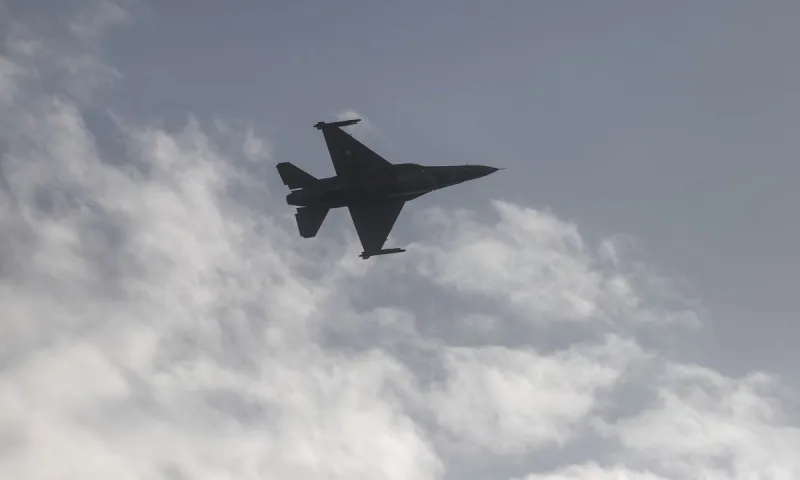 Ελληνικά F 16: Έφαγαν... ξύλο τα τουρκικά F 16 που πήγαν να αναχαιτίσουν τα ελληνικά που γύρναγαν από την Κύπρο