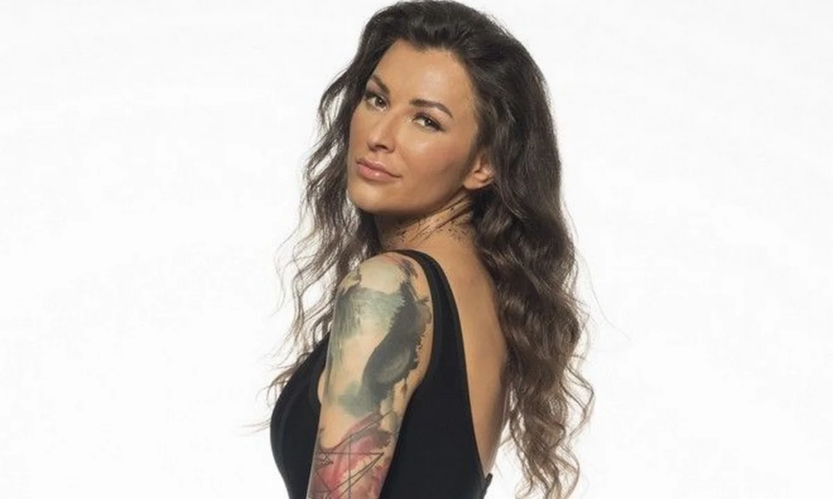Big Brother - Ραμόνα Μοροσάνου: Η εκρηκτική beauty artist! (pics)