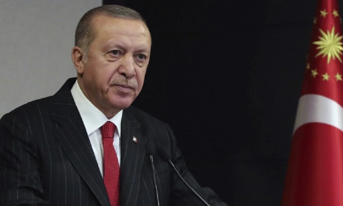 Σε παράκρουση ο σύμβουλος του Ερντογάν: «Τα ελληνικά στρατεύματα στα νησιά θα πεθάνουν από πείνα»