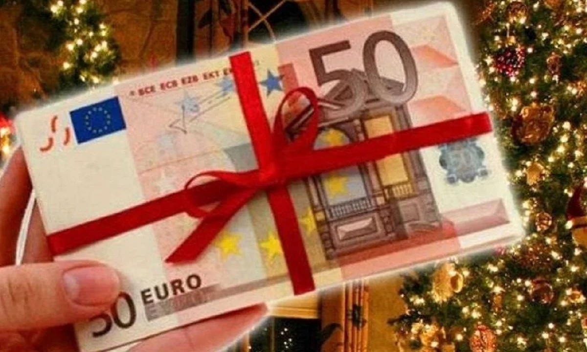 Δώρο Χριστουγέννων: Μειωμένο για αρκετούς εργαζομένους - Ποιοι θα την «πληρώσουν»
