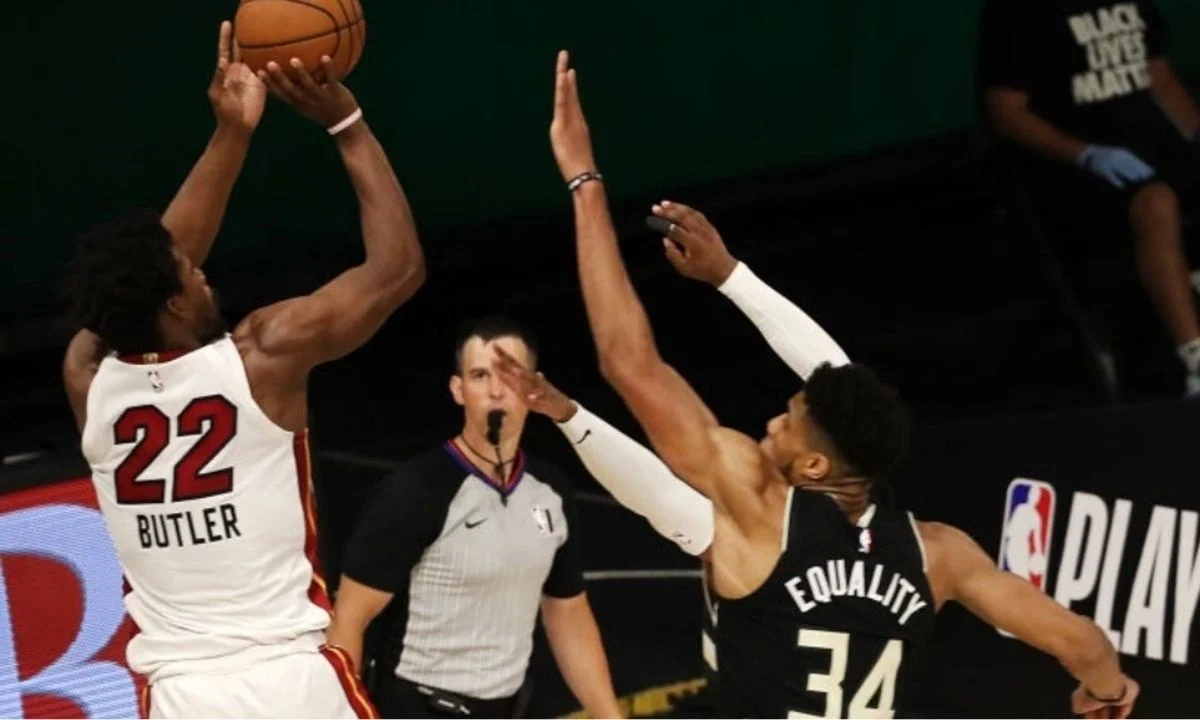 Μπακς-Χιτ 114-116: Μοιραίος σε «νεκρό» χρόνο ο Αντετοκούνμπο