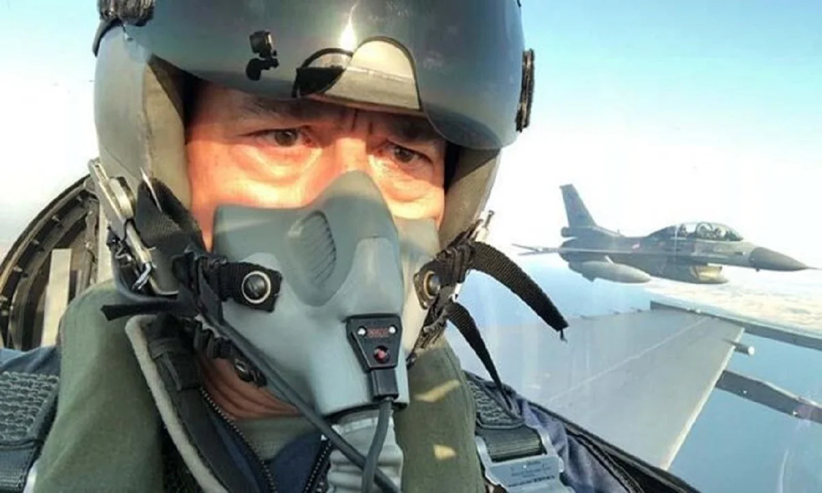 Τουρκία: Mε f 16 πέταξε ο Ακάρ και είπε πως θα διώξει τους Γάλλους