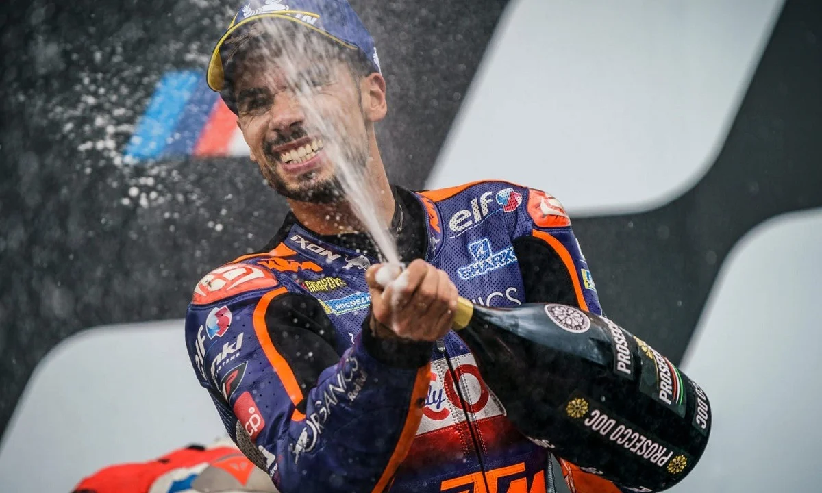 Moto GP: Ο Μιγκέλ Ολιβέιρα θα παντρευτεί την αδερφή του! (pic, vid)
