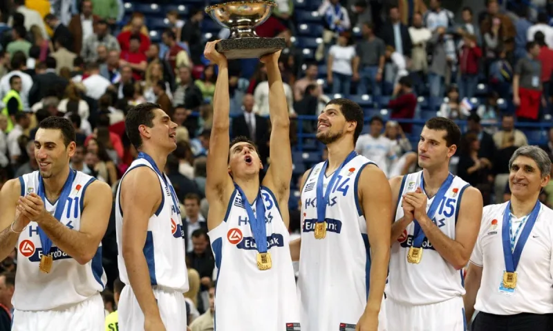 4/9/2010 - Δημήτρης Διαμαντίδης: Δέκα χρόνια από το «αντίο» του στην Εθνική Ελλάδας (vid)