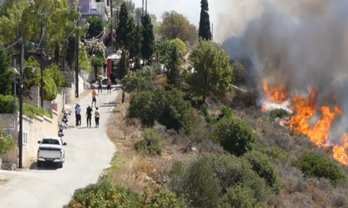 Φωτιές σε Κεφαλονιά και Μάνη