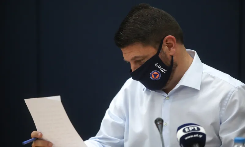 Χαρδαλιάς: Σαρωτικοί έλεγχοι στα γηροκομεία - Νέα μέτρα για τους εργαζόμενους (vid)