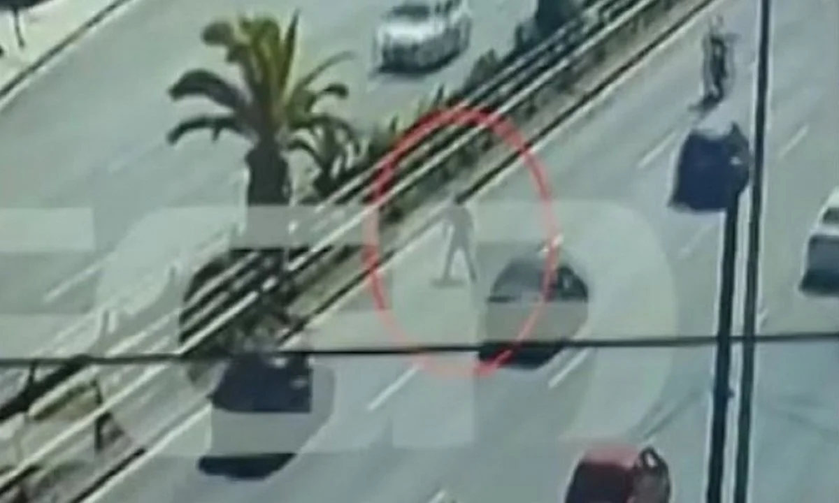 Συγγρού: Πεζός πήγε να περάσει τον δρόμο και τον χτύπησε αυτοκίνητο (vid)