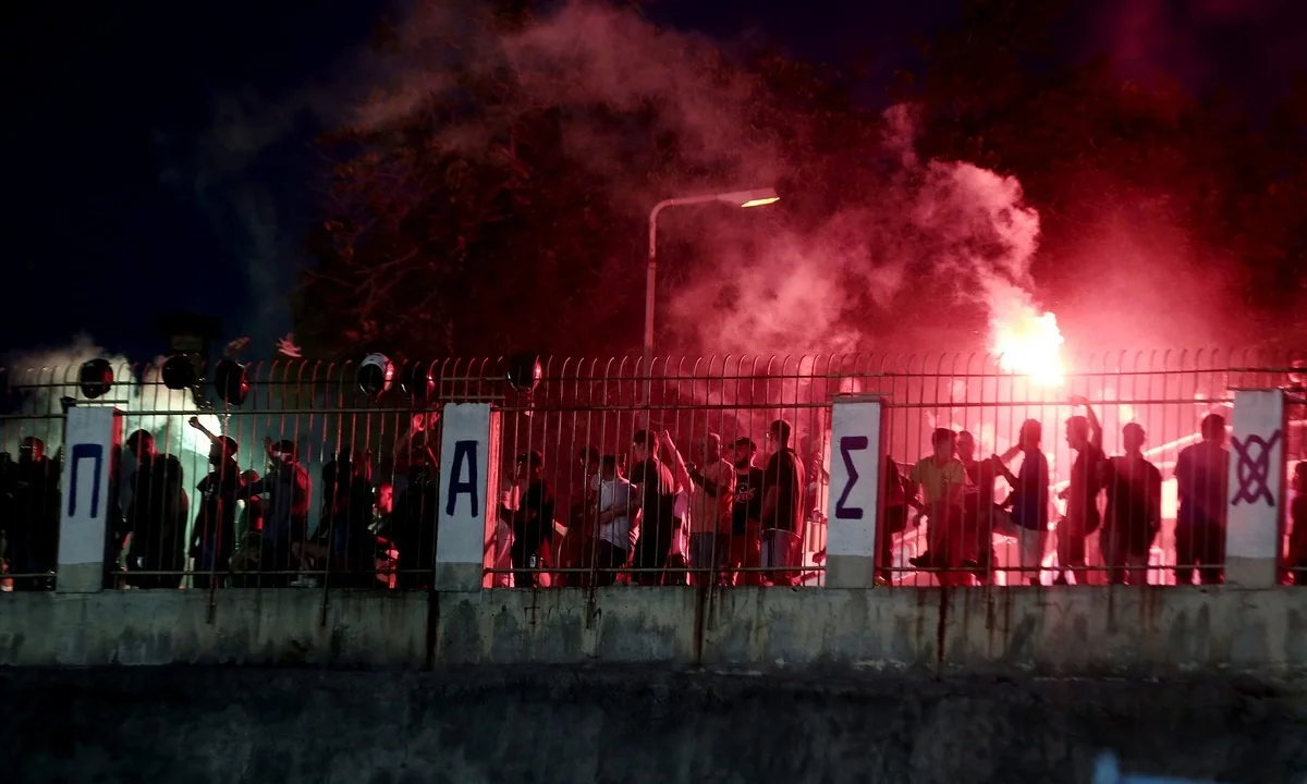 Παναθηναϊκός-ΠΑΟΚ: Μολότοφ, τραυματίες αστυνομικοί και μία σύλληψη (pic)