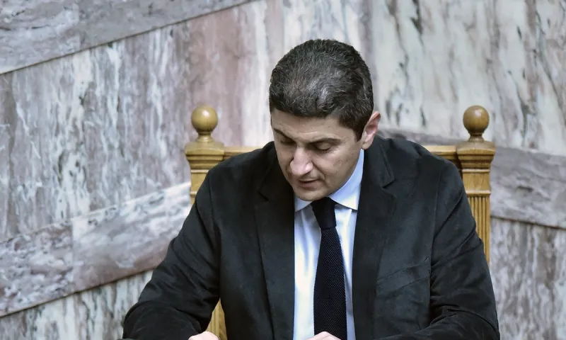 Αναδιάρθρωση τώρα: Το ζητούν 20 ομάδες από τον Αυγενάκη